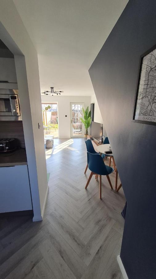 Beautiful 2Bed House With Garden, Walking Distance To Town - Free Parking Apartment Glasgow Bagian luar foto